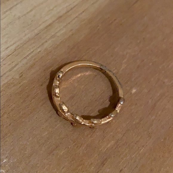 Delicate leaf ring - Picture 3 of 4